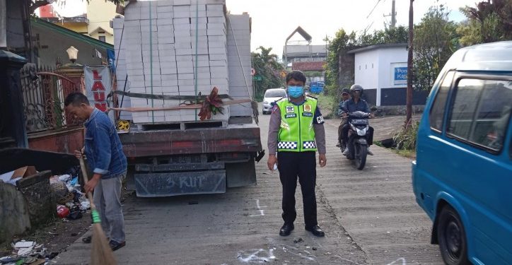 Mengenaskan! Tabrak Bagian Belakang Truk, Pengendara Motor Tewas Seketika