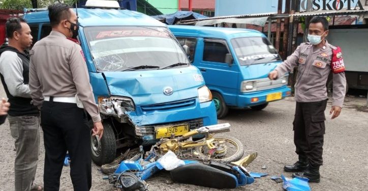 Gegara Lawan Arah Pemotor di Citeureup Tewas Ditabrak Angkot