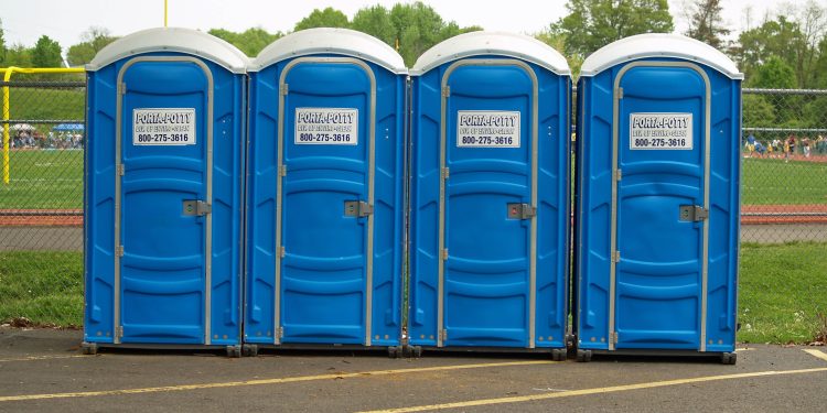 Terjebak di Toilet Portabel, Pria Ini Diamankan setelah Ketahuan Bawa Narkoba