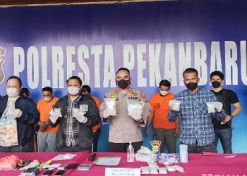 Pengedar 2,4 Kilogram Sabu, Diringkus Satresnarkoba Polresta Pekanbaru