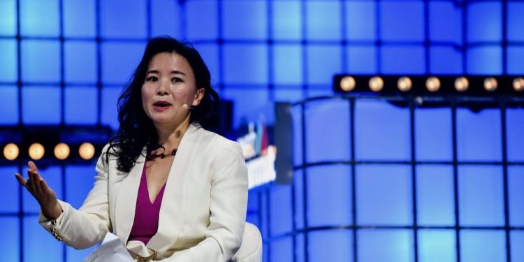 Pengadilan Beijing Adakan Persidangan Tertutup untuk Jurnalis Australia yang Dituduh Memasok Informasi Ilegal