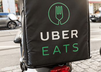 Sambil Ngantarin Pizza, Driver UberEats Curi Anjing Pelanggan, Aksinya Terekam Cctv