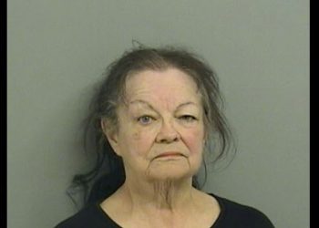 Nenek Ini Tembak Kepala Suaminya yang sedang Tidur