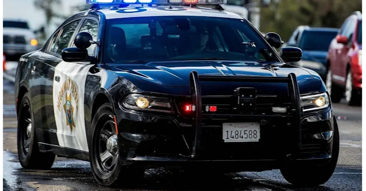 Pria yang Dilaporkan Hilang Ditemukan Tewas dalam Mobil Tesla yang Terbalik di Dasar Sungai