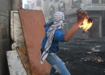 Dendam Kesumat, Wanita Ini Lemparkan Bom Molotov ke Jendela Rumah Mantan Pacarnya