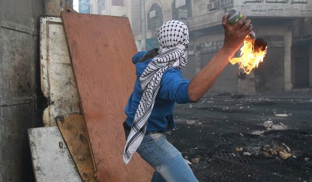 Dendam Kesumat, Wanita Ini Lemparkan Bom Molotov ke Jendela Rumah Mantan Pacarnya