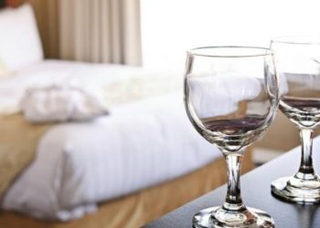 Hati-hati, Jangan Asal Pakai Gelas di Kamar Hotel, Mantan Karyawan Beberkan Rahasia Ini