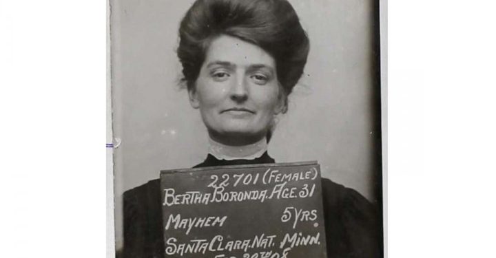 Sayat Penis Suaminya, Wanita Ini Malah Nyengir