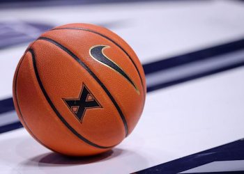 Ledek Berat Badan Siswa, Dua Penyiar Ini Dipecat Stasiun Radio