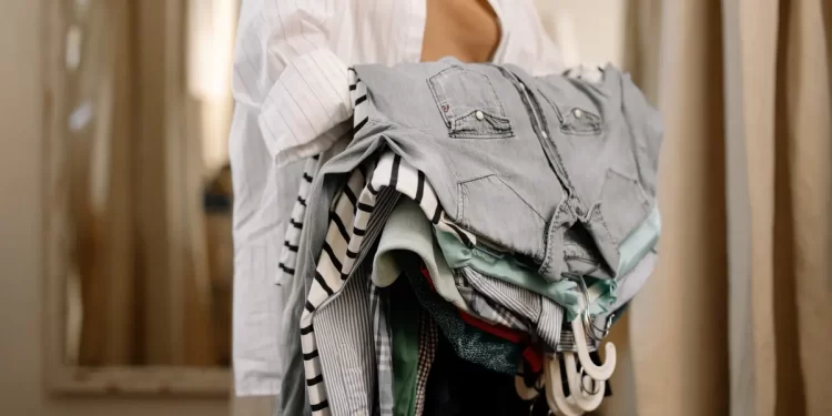 Tak Dibelikan Gaun Impian, Gadis Ini Tega Tampar Kekasih di Pasar