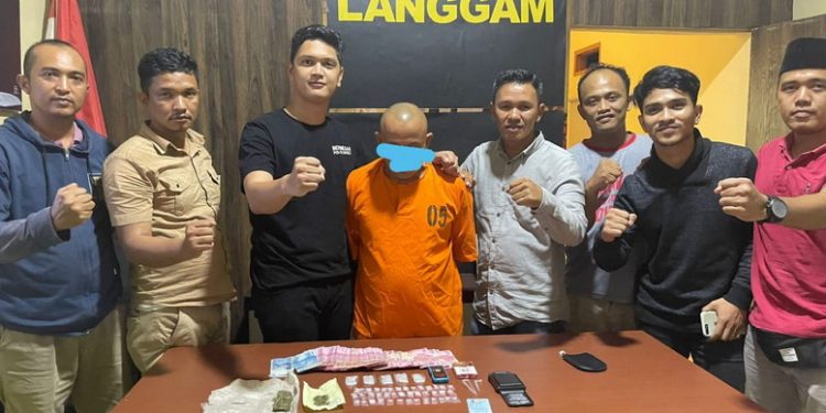 Edarkan 47 Paket Sabu dan Ganja, Seorang Karyawan Swasta Ditangkap Polsek Langgam, Pelalawan