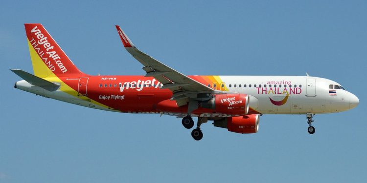 Tweet April Mop Dinilai Hina Kerajaan, Kru Maskapai Penerbangan Thailand Diadukan ke Polisi