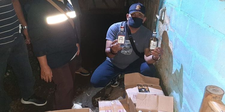 Berduaan di Kamar Kos Bulan saat Ramadhan, Tiga Pasangan Diluar Nikah Diciduk Salpol PP,  Ratusan miras Disita