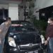 Rekannya Ditabrak, Gerombolan Pengendara Motor Rusak Mobil di Pondok Aren