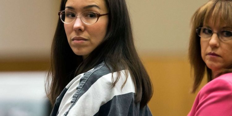 Wanita Tusuk Mantannya Lantaran Cemburu Punya Gandengan Baru