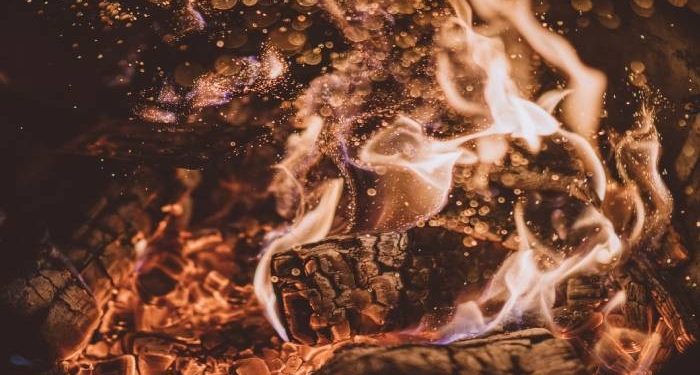 Pusat Penelitian Militer Rusia Dilalap Api