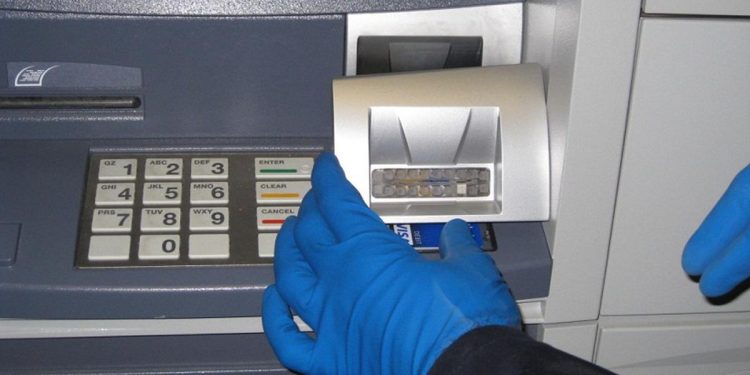 Begini Cara Kerja Skimming Sedot Data & Kuras Isi ATM