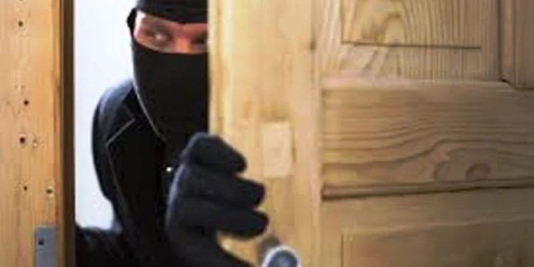 Terdesak Kebutuhan Ekonomi, Suami Ajak Istri dan Adik Ipar Bobol Warung