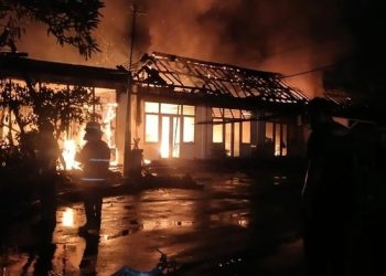 Kebakaran Dahsyat Terjadi di Pusat Registrasi Dokumen Kendaraan di Denpasar