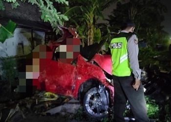 Mobil Ditabrak Kereta Api, 3 Remaja di Surabaya Meregang Nyawa