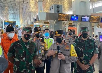 Pantau Rumah Warga yang Ditinggal Mudik, Kapolda Metro dan Pangdam Jaya Gelar Patroli Malam Ini