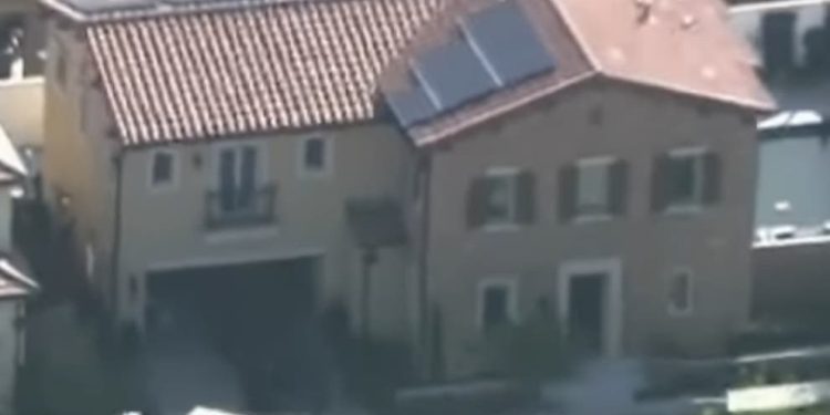 Polisi Temukan 3 Mayat Membusuk di sebuah Kediaman di California