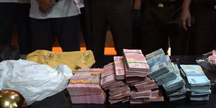 Duit Hasil Pemerasan Auditor BPK Jabar Lebih dari Rp 350 Juta