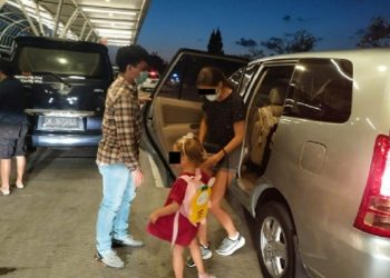Wanita Rusia dan Anak Balitanya Dideportasi Secara Paksa Dari Bali