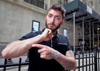 Diserang Anjing yang Baru Diadopsinya, Pria Ini Tuntut Tempat Penampungan Hewan