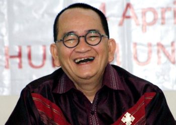 Posting Meme Anies Pakai Baju Adat Suku Dani, Ruhut Sitompul Dipolisikan