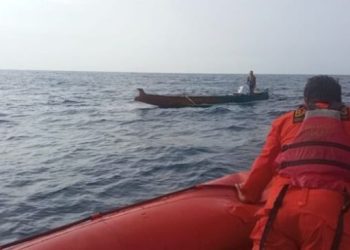 Menjaring Ikan di Perairan Bintan Dua Nelayan Hilang