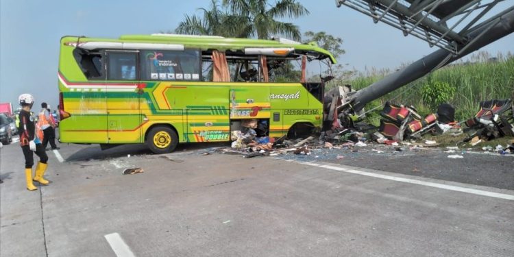 Tragis, 14 Orang Tewas Dalam Kecelakaan Bus di Jawa Timur Karena Pengemudi Gunakan Narkoba