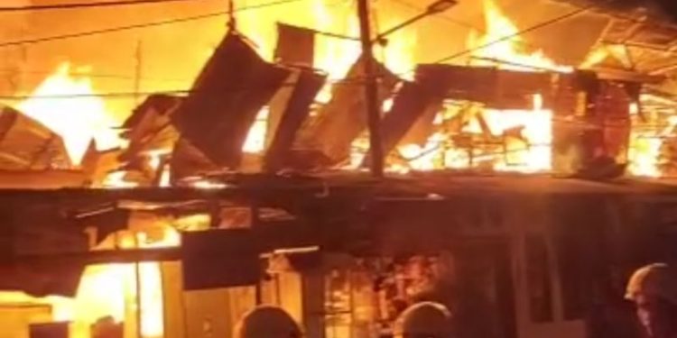 5 Petak Rumah di Padang Hangus Terbakar, 25 Orang Mengungsi