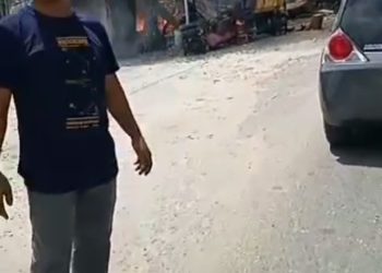 Bengkel dan 2 rumah di Jalan Parit Indah Pekanbaru Terbakar