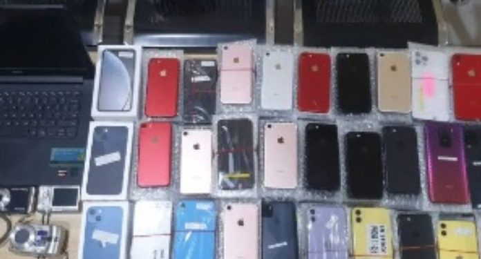 Polres Inhil sita Ratusan Ponsel Ilegal dari Batam