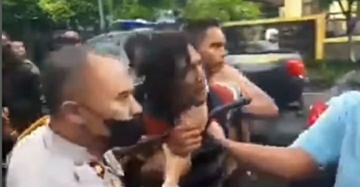 Lebaran di Akhirat, Pria Dibunuh Saat Antre Cukur Rambut, Pelaku Diduga Sakit Jiwa