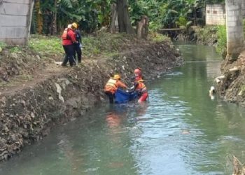 Ingin Ambil Bola, Bocah Tenggelam Terseret Aliran Kali di Tangerang
