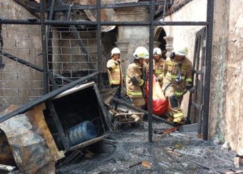 Pria di Jaktim Tewas Terjebak di Kamar Mandi saat Rumahnya Kebakaran