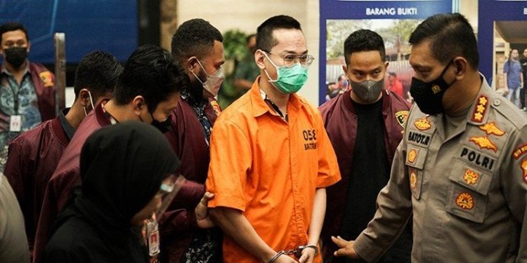 Terkait Kasus Binomo Indra Kenz, Polri Sita 12 Jam Tangan Mewah