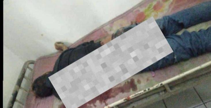 Kesal Gerobaknya Ditabrak, Pedagang Es Buah Tusuk Pemotor hingga Tewas