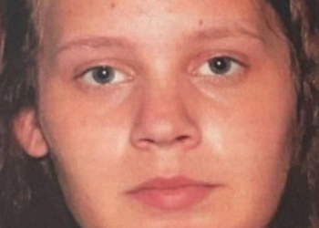 Berulang Kali Lempar dan Banting Bayinya ke Jalan, Wanita Ini Kabur saat Dihentikan Orang Lewat