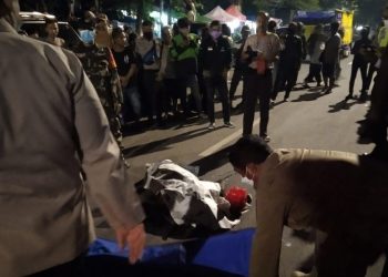 Senggol Becak, Pemotor Tewas Terlindas Truk