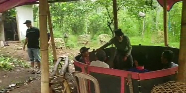 7 Penjudi Sabung Ayam di Garut Tak Berkutik Digrebek Polisi