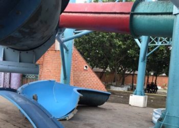 Sebelum Perosotan Kenjeran Park Ambruk, Pengunjung Terlihat Genjot-genjot dan Melebihi Kapasitas