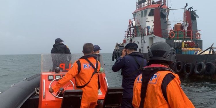 Tugboat Bertabrakan dengan Kapal Kargo, Nyaris Tengelam di Perairan Nongsa Batam