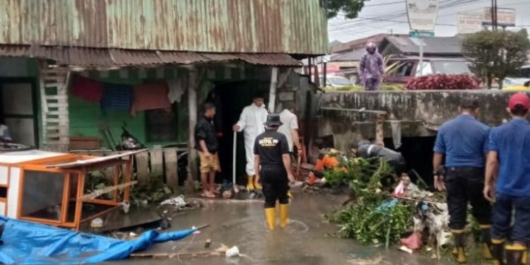 Belasan Rumah Warga di Kota Bukittinggi Terendam Banjir Akibat Tangul Jebol