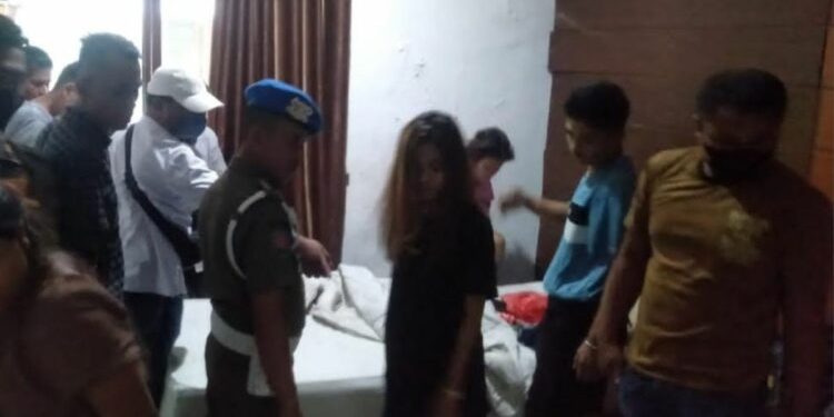 Muda-mudi Nginap di Penginapan Bawa Samuarai Diamankan Satpol PP