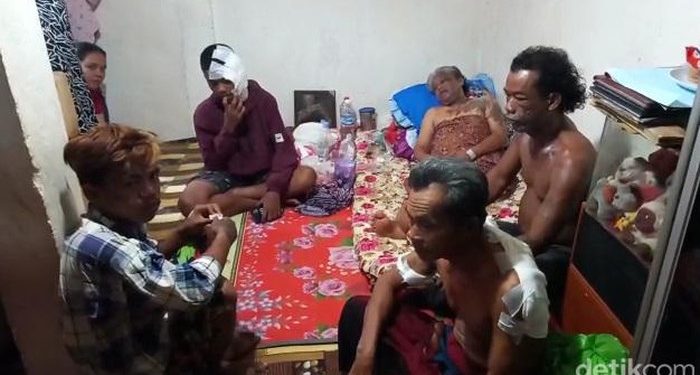 1 Keluarga Disiram Air Keras oleh Puluhan Orang di Palembang