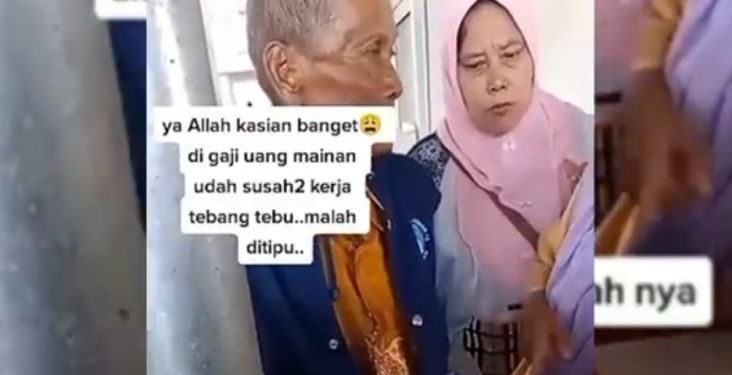 Viral, Seorang Kakek Buruh Tebang tebu di Tulang Bawang Barat Dibayar Pakai Uang Mainan