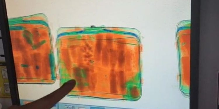 Ketahuan! Masih Ada Jemaah Haji yang Bawa Zamzam di Koper Meski Sudah Dilarang